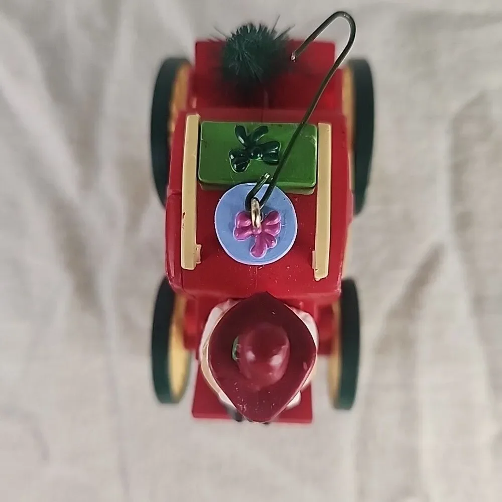 Hallmark Ornament 1988 Kringle Koach Here Comes Santa Series Xmas Stagecoach
